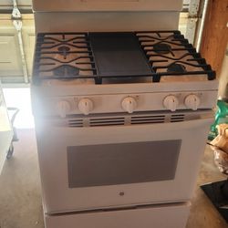 Ge Stove White Color