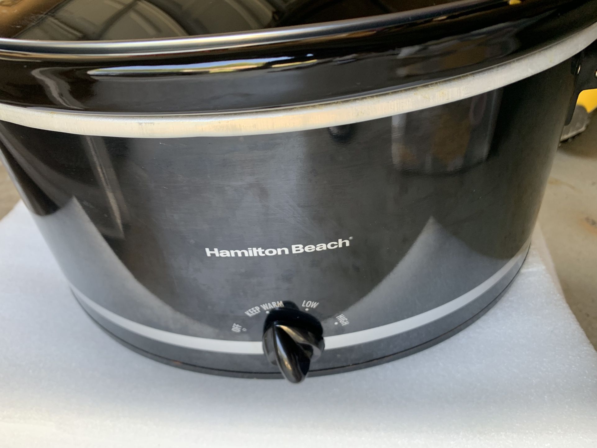 Hamilton Beach Slow Cooker, Extra-Large Capacity, Serves 10+, 8 Quarts, Black, 33185 Hardly ever used. Asking price is $35.00 Pick up in Powder Spr