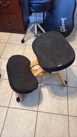Ergonomic Kneeling Chair with Wood Frame