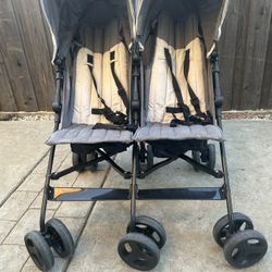 Dream On Me ) Grey 2 Seats Baby Stroller 