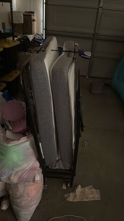 Roll away bed