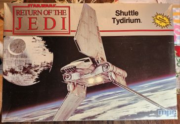 MPC Star Wars Return Of The Jedi Shuttle Tydirium Model kit 1983