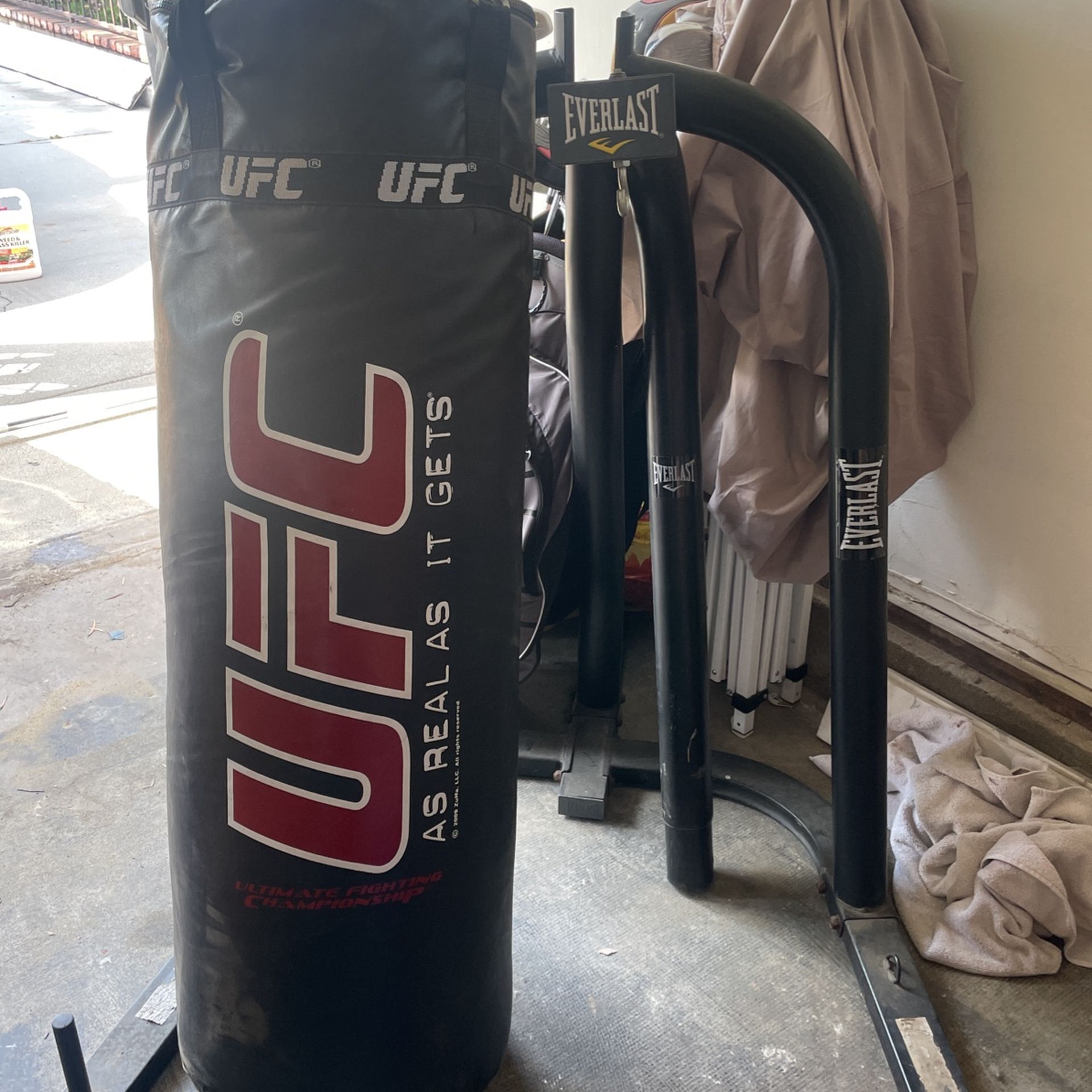 Everlast UFC Punching Bag 