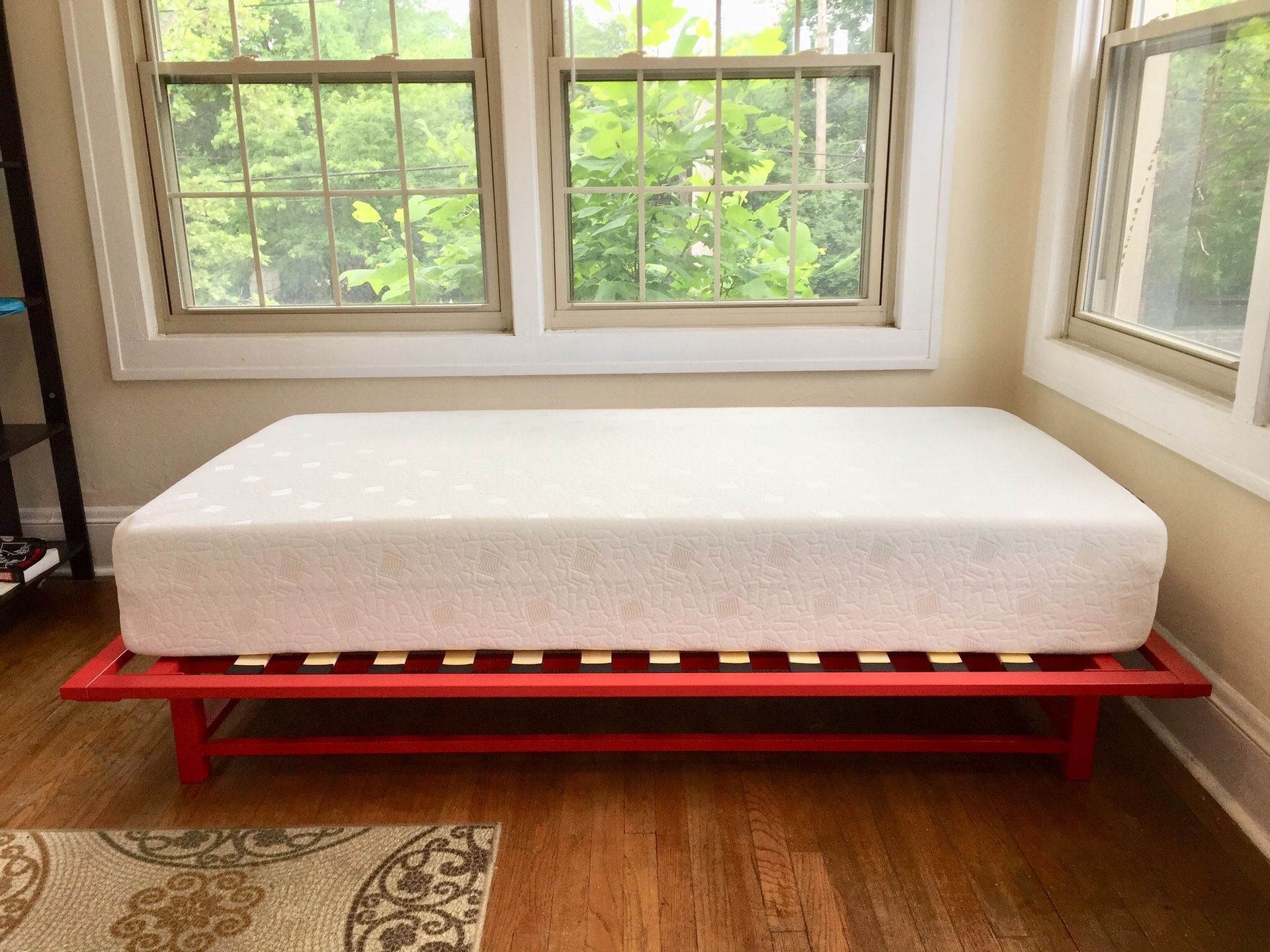 Twin mattress with bed frame