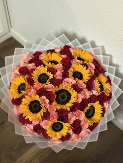 100 Roses And Sunflowers