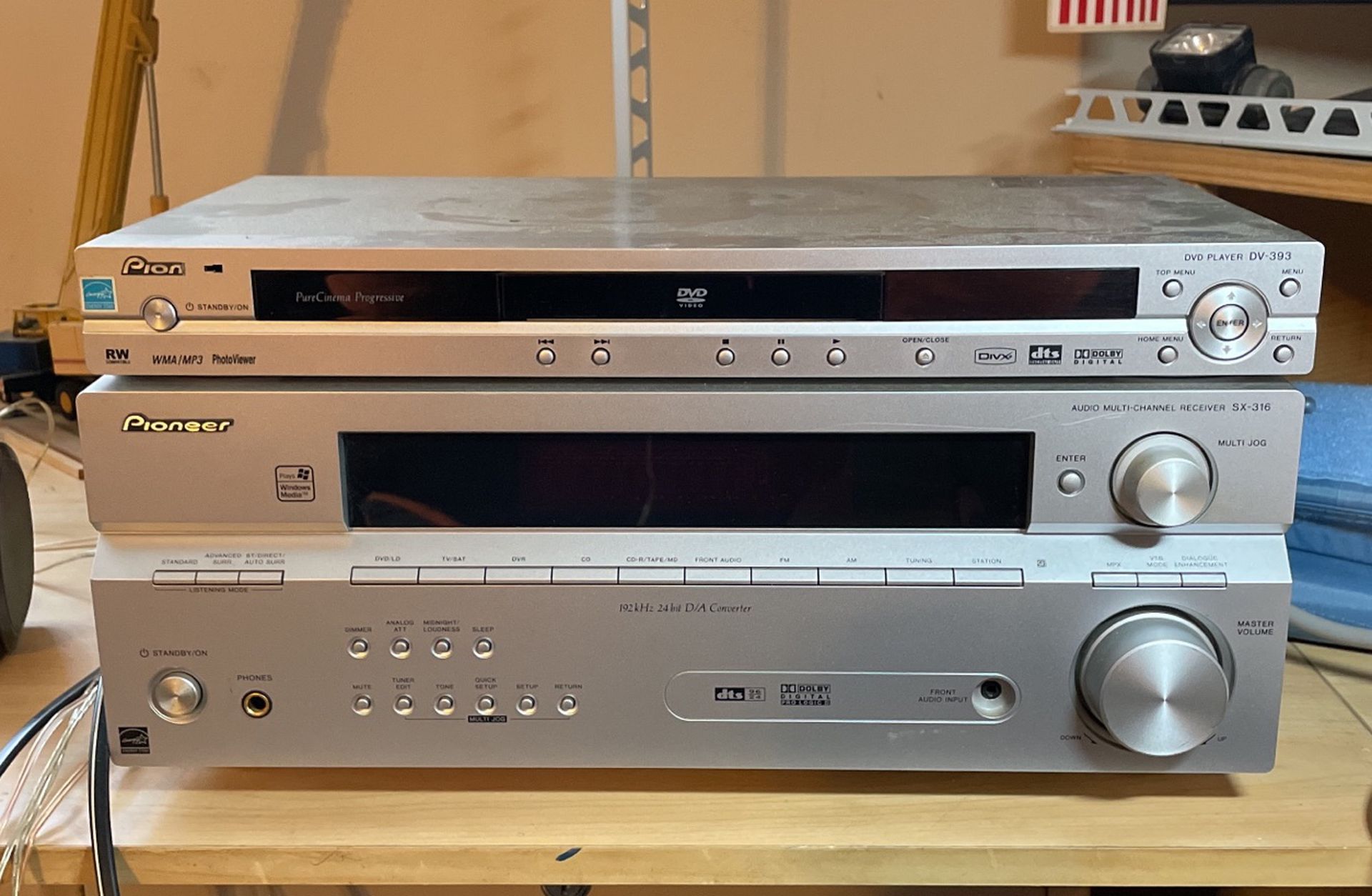 Pioneer stereo system Bose301s