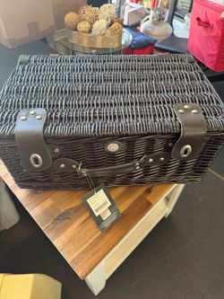 Mercedes-Benz Wicker Picnic Basket