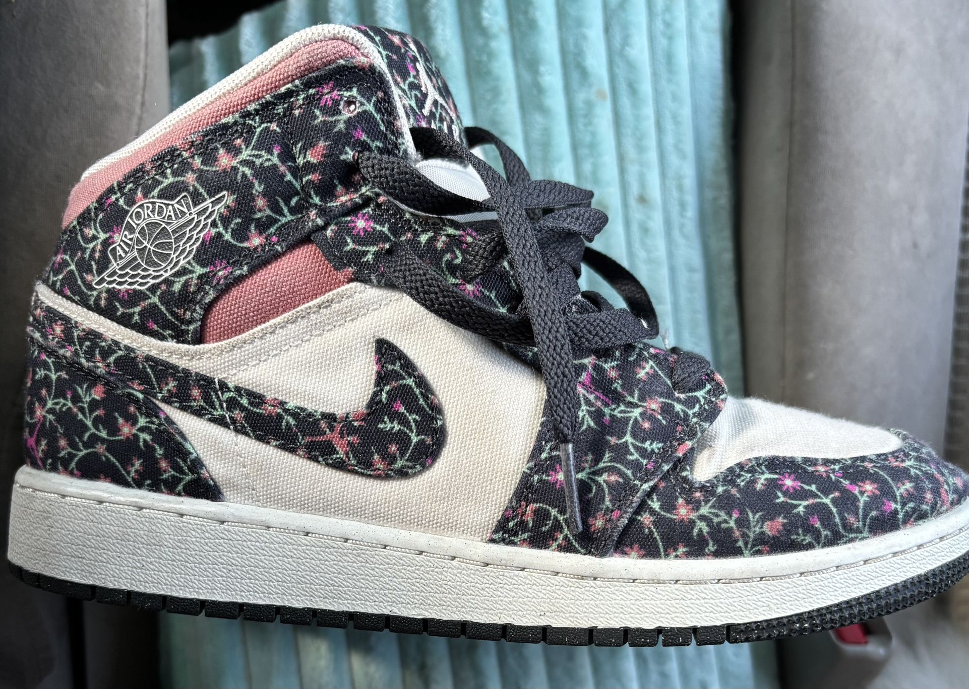 Air Jordan 1 Mid GS Floral Canvas