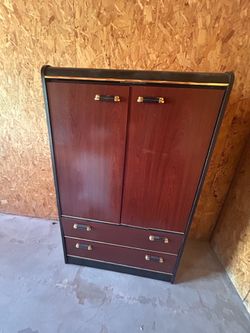Vintage Palliser Armoire Cabinet – Made in Canada – 1993