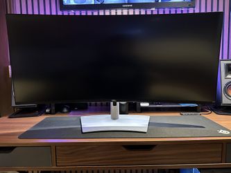 Dell 38” Monitor U3824DW CRACKED SCREEN