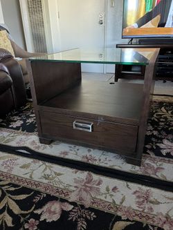 Se Vende Cajon Con Vidrio En Sima 