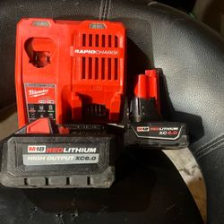 Milwaukee M18 High Output XC6.0 + M12 XC4.0 + Battery RapidCharger 