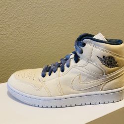 Womens Jordan 1 Mid (7.5)