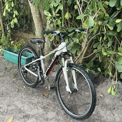 26 MTB TREK 3SERIES 3-7 SPEED READY TO RIDE NEW TIRES  - TUNE UP DONE ✅