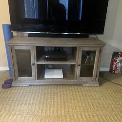 Entertainment Center / TV Stand Console