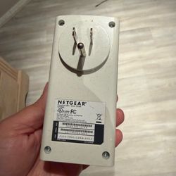 NETGEAR PLP1200 Powerline 1200 + Extra Outlet adapter