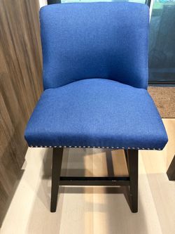 Moving Sale: (8) Beautiful Bar stools