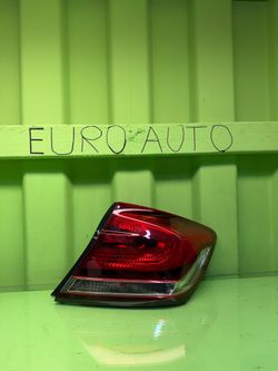 2013 2014 2015 HONDA CIVIC Right passenger side Quarter Panel / Outer Tail Light OEM