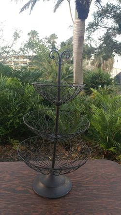 Cute Metal bowl rack. Holds fruit or etc 22" in Height