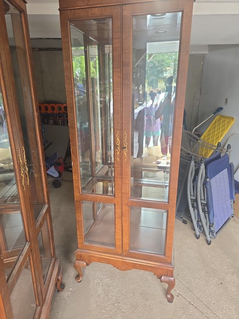 Curio Cabinets 