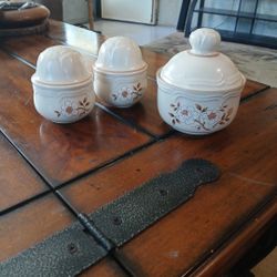 Vintage S & P Shakers And Bowl W Lid Covington Edition "Idlewild" pattern