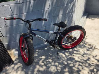 Mongoose dolomite fat tire bike