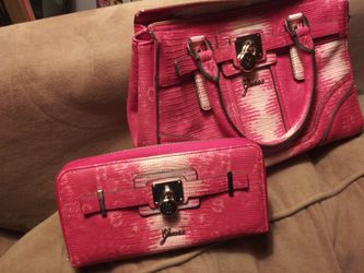 Pink guess purse and wallet **new never used**