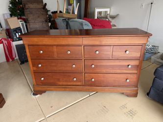 Hooker Furniture Bedroom Set