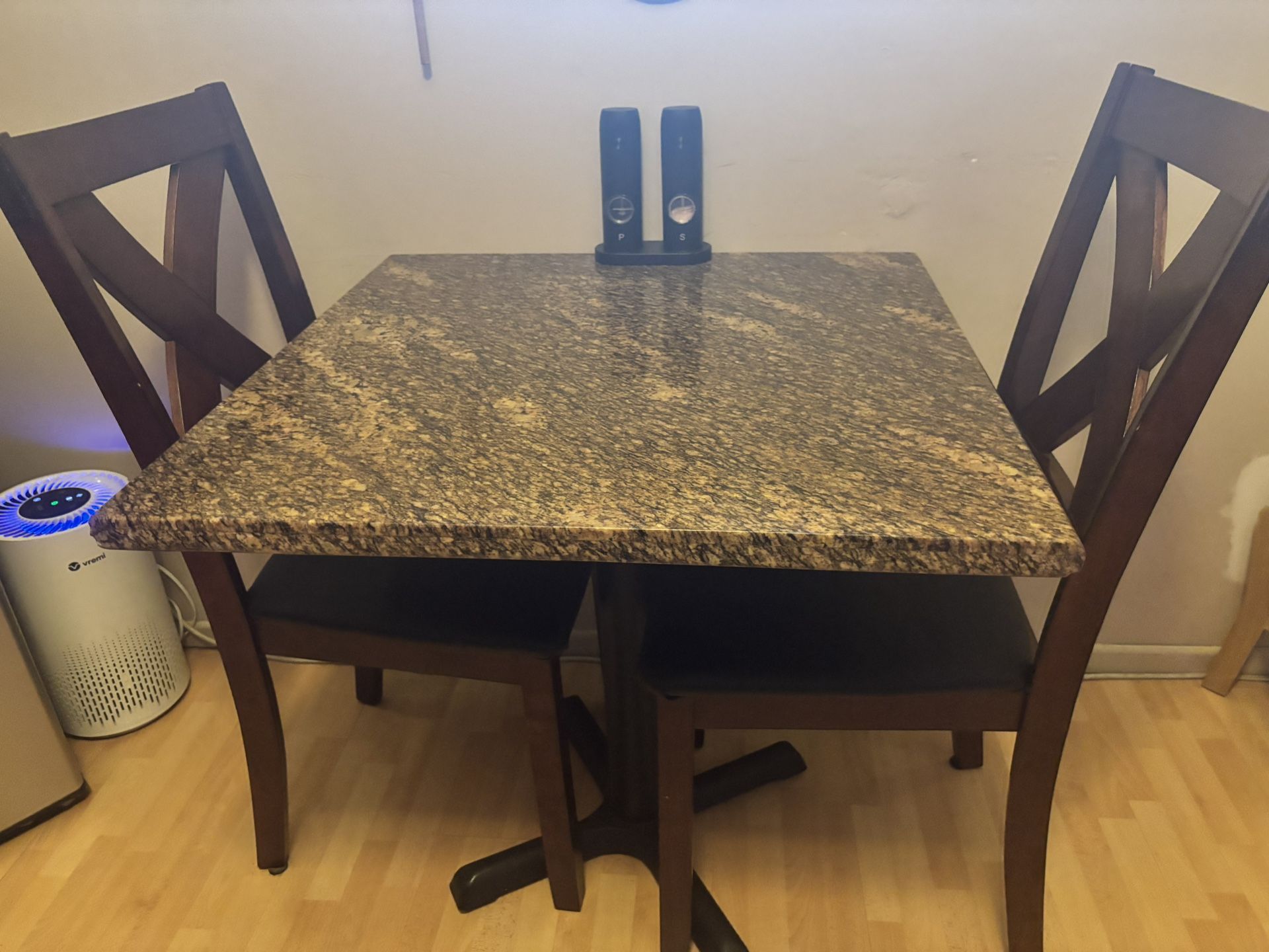 Table & chairs