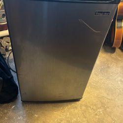 Magic Chef Fridge 3.5 cu ft
