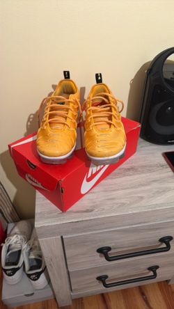 Nike air vapor max smile authentic women