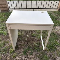 IKEA Micke Desk White With Drawer 