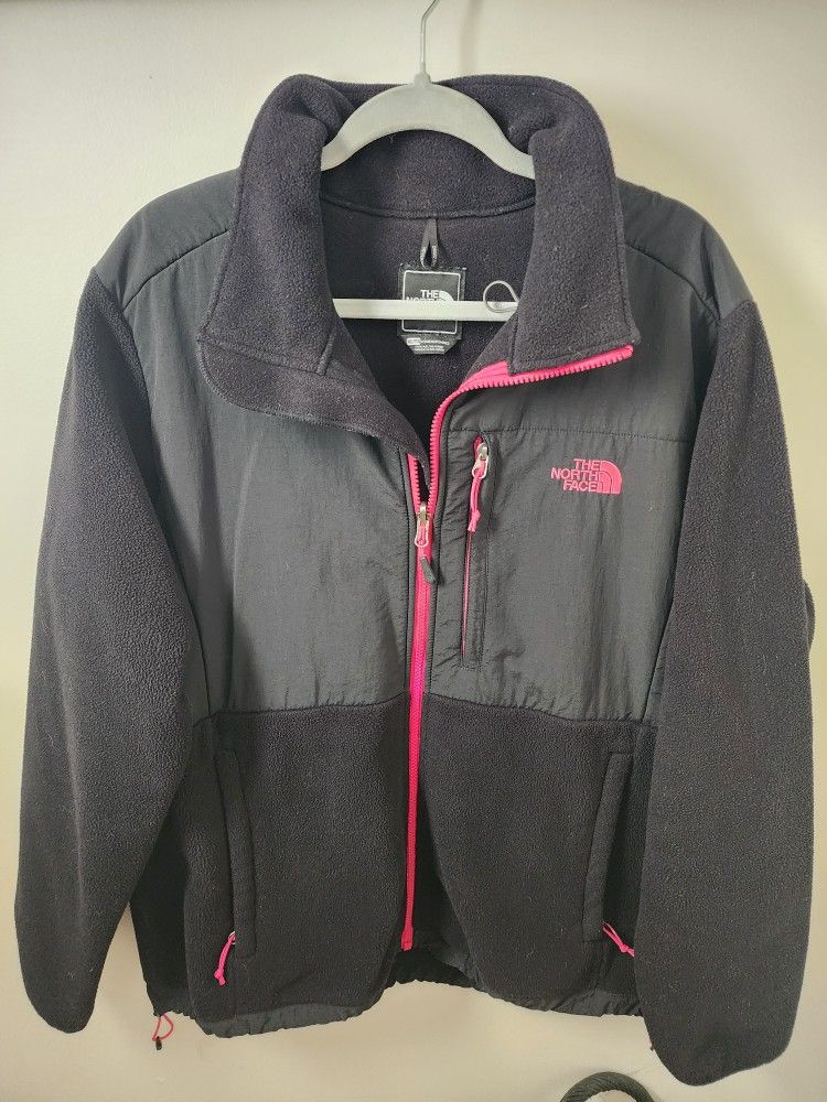 Women's The North Face Denali Jacket in black with pink accents.