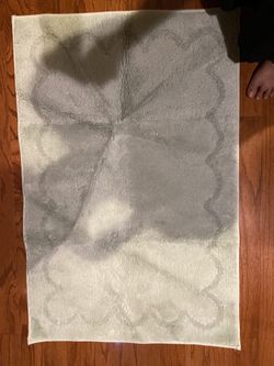 Martha Stewart’s Scalloped Bathroom Rug