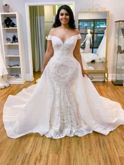 Wedding Dress New Size 18 - See Video For Details  Thumbnail
