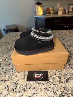 Size 6T UGG Tasman II Slipper Black Toddler SKU 1019066T Brand New