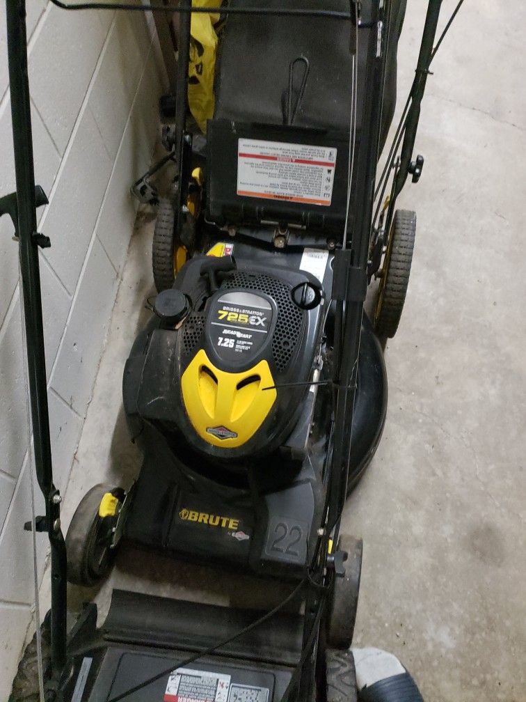 Briggs & Stratton 725EX 22 Inch Lawnmower