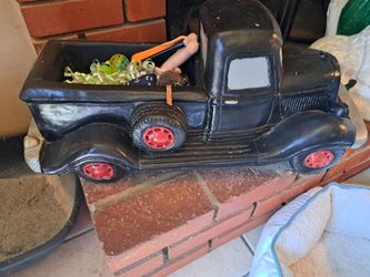 VINTAGE CEMENT PICKUP TRUCK PLANTER