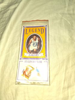 Vintage 1992 Chevron LA Lakers Legends Elgin Baylor Pin & Card - Sealed