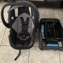 Safety 1st Infant Car Seat And Extra Bases