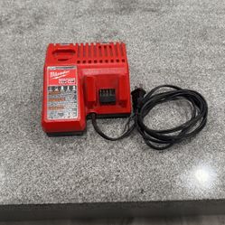Milwaukee Charger M18 M12