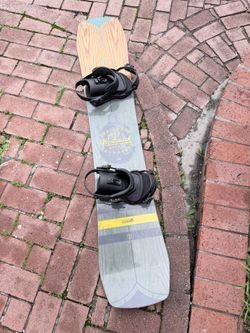 152cm Arbor Rocker Snowboard With Bindings 