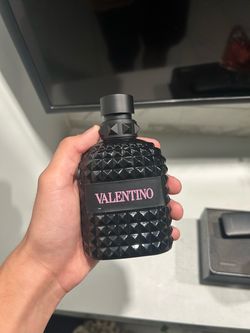 Valentino born in Roma extradose cologne
