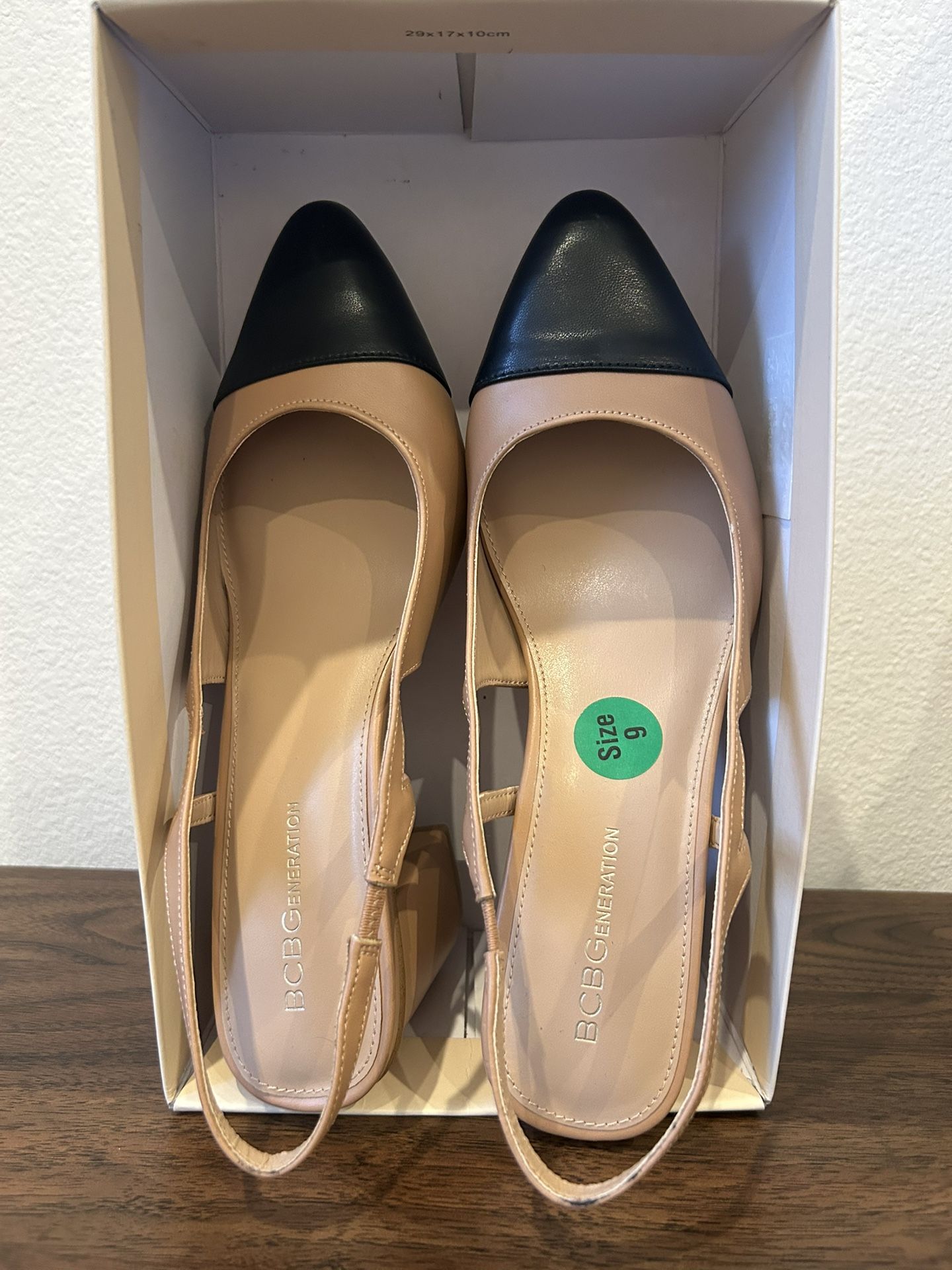 BCBGeneration Women's Size 9 Black and Brown Leather Shoes