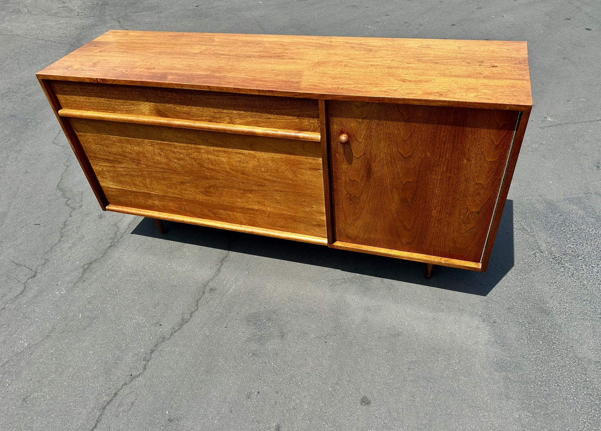 Mid Century Glenn of California Walnut Credenza Media Storage Cabinet