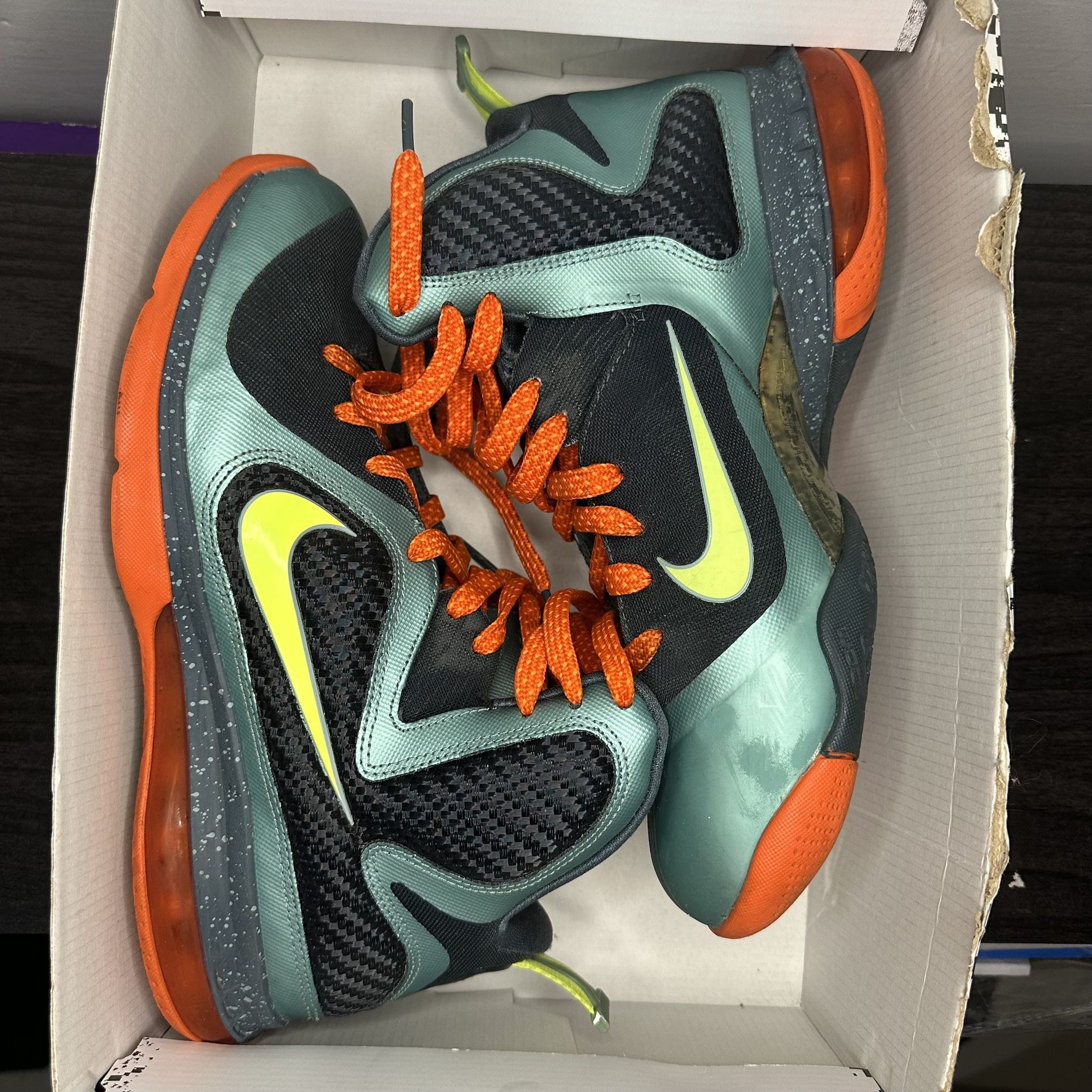 Nike Lebron 9 Cannon Size 9 Basketball Shoes