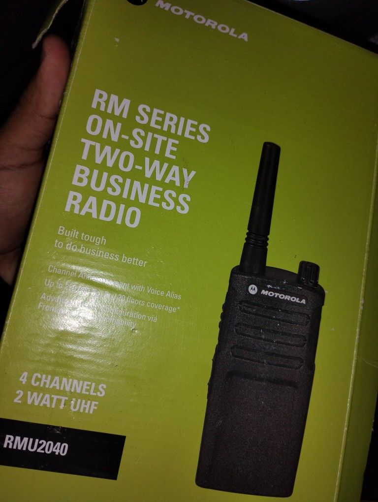 Motorola In The Box Brand New Walkie Talkie 