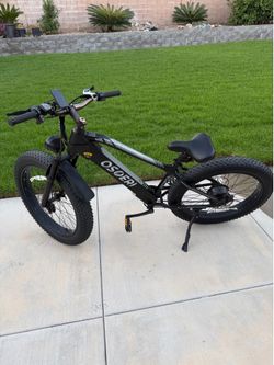 750W Fat Tire Electric Bike - Only 84 Miles - Excellent Condition
