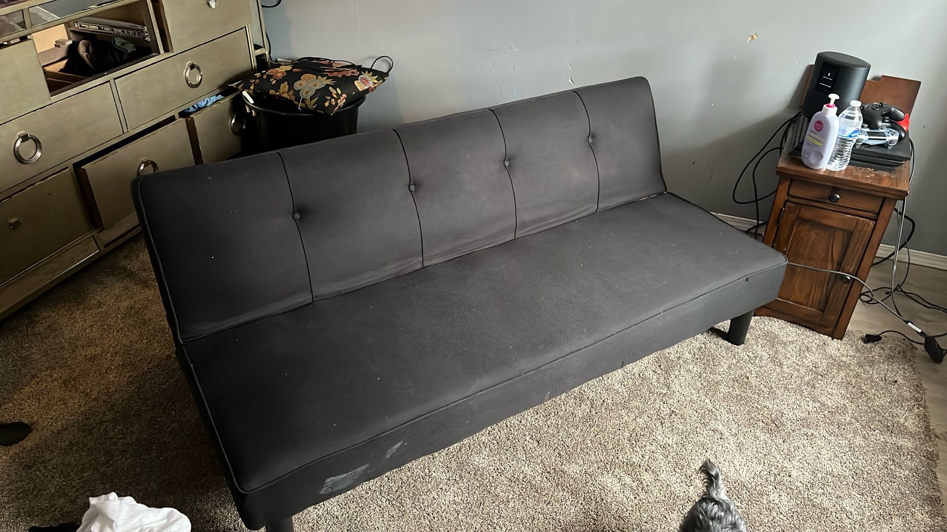 Black Futon