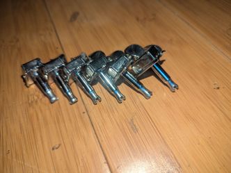 Fender vintage tuning pegs